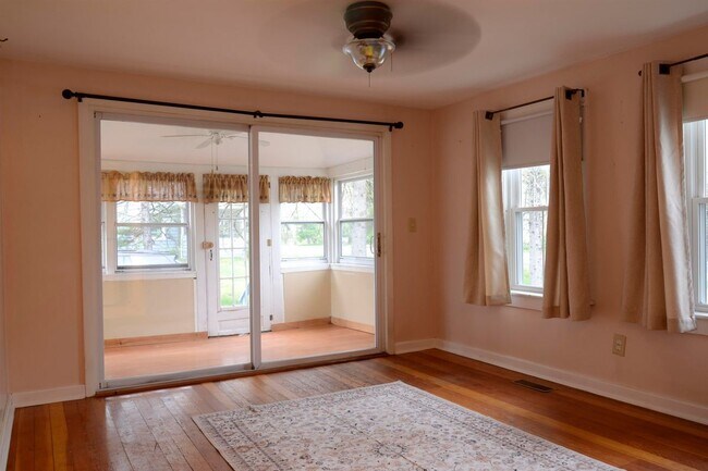 Photo - 18 Manning Hill Rd Unit B
