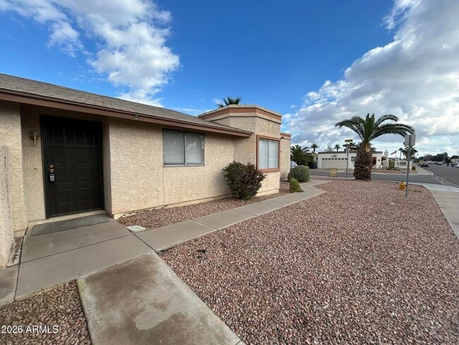 Photo - 2120 N Yucca Ct