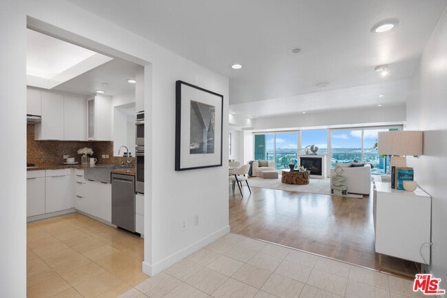Photo - 13600 Marina Pointe Dr Unit 1507