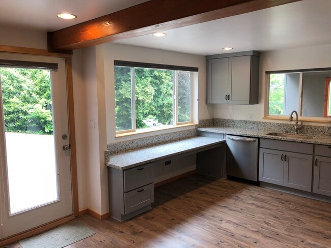 Photo - 9305 SW View Point Ter