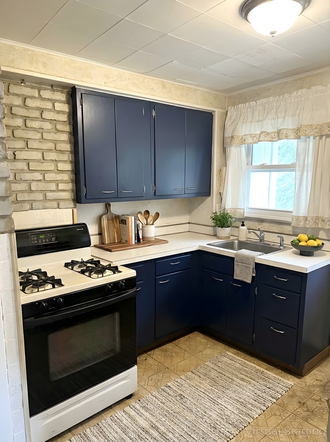 Photo - 3 Bedroom / 1 Bath End Unit Townhouse in Clairton