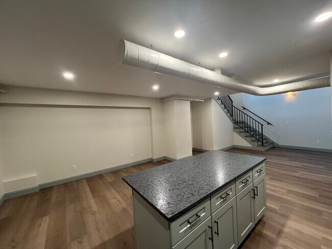 Photo - 160 Seabury St Unit 30