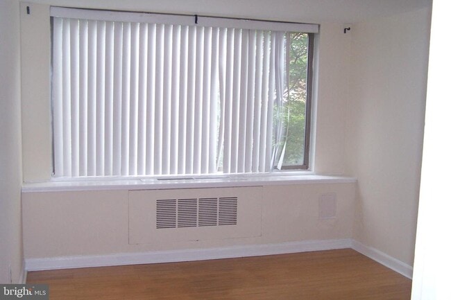 Photo - 1121 Arlington Blvd Unit 345