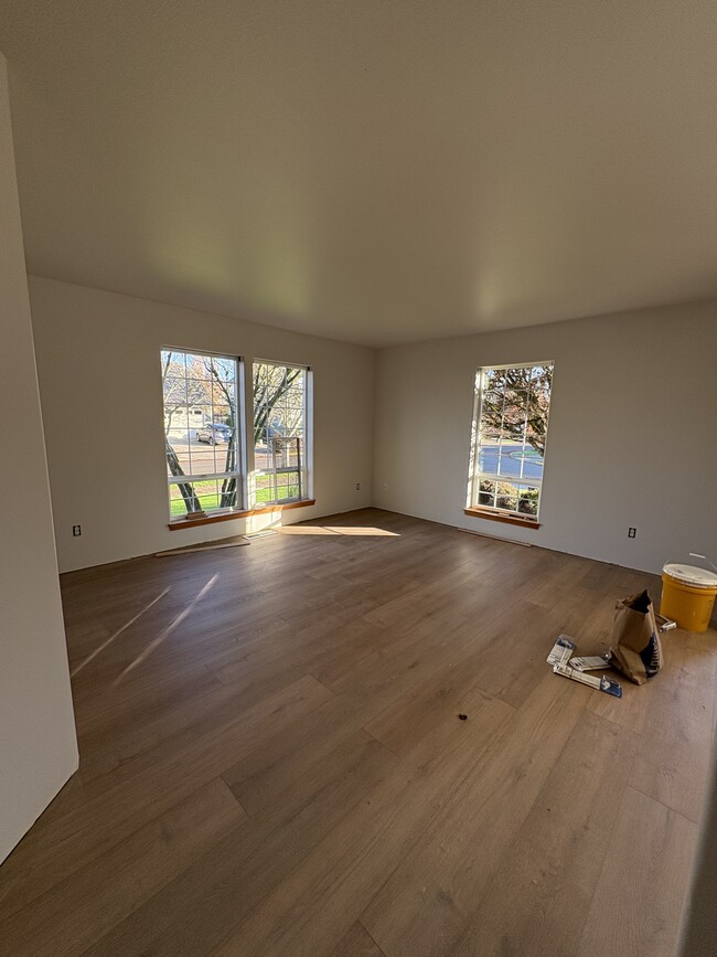 Photo - 1925 NW Woodland Dr