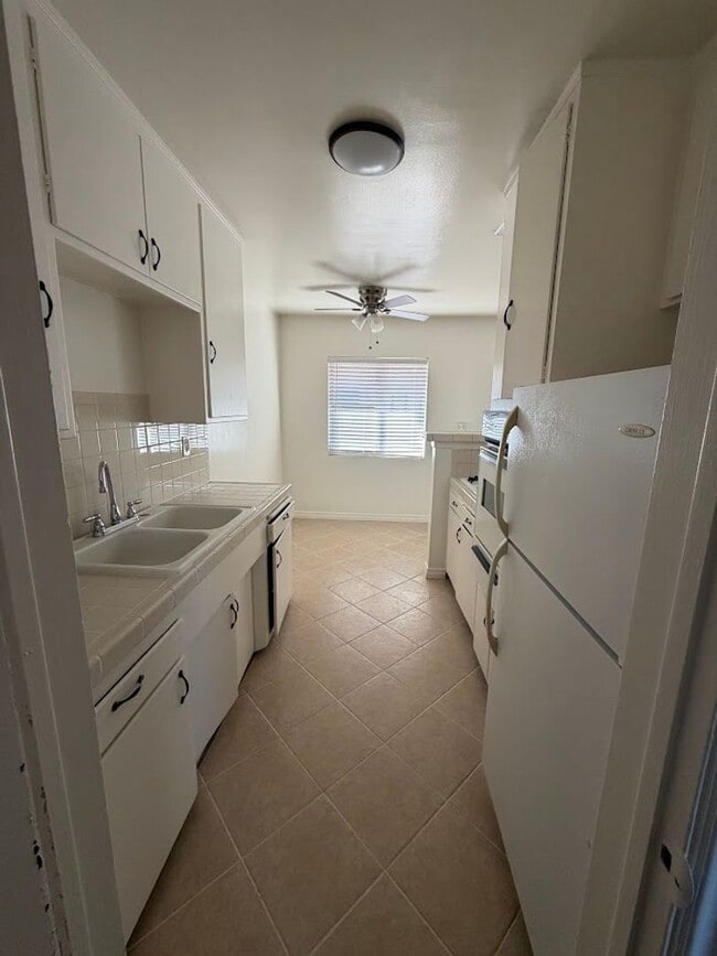 Photo - SPACIOUS 1 BEDROOM AVAILABLE IN LONG BEACH! Unidad 5511-05
