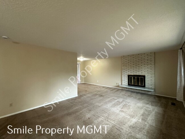 16927 SE Franklin St