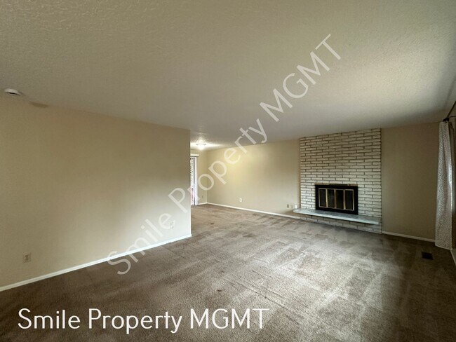 Photo - 16927 SE Franklin St