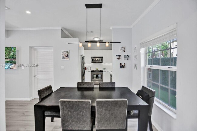 Photo - 3135 Gifford Ln