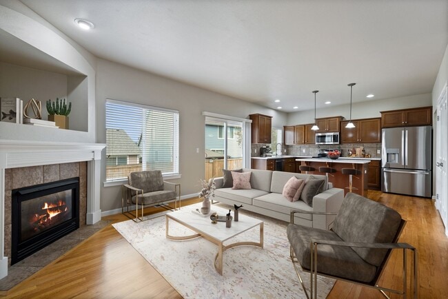 Photo - Lipoma Firs 5 bedroom with full bath on main.