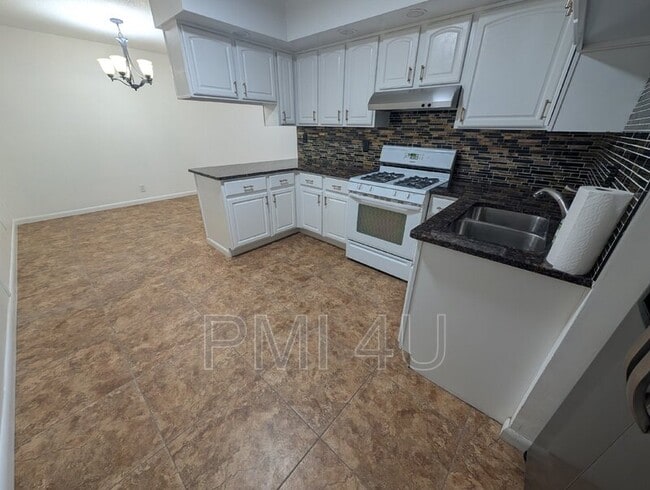 Photo - 309 Vincent Ct NW