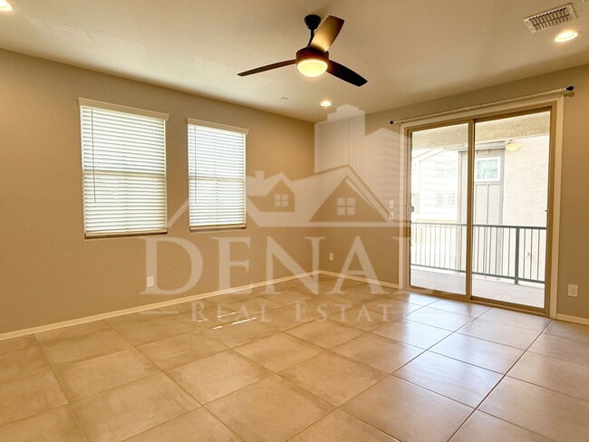 Photo - 731 W Winchester Dr