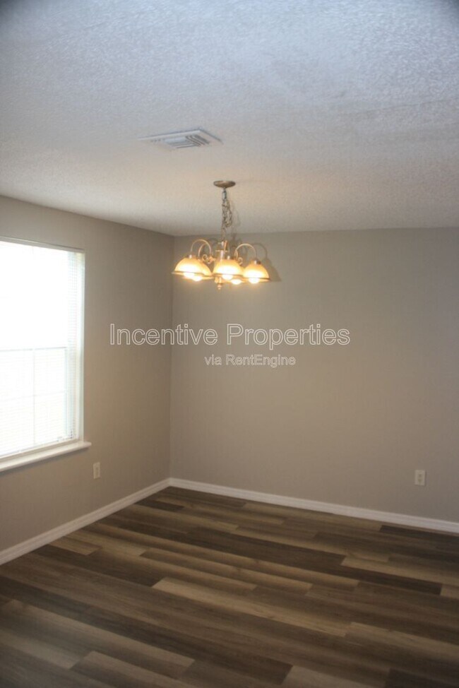 Photo - 4176 Versailles Dr Unit D