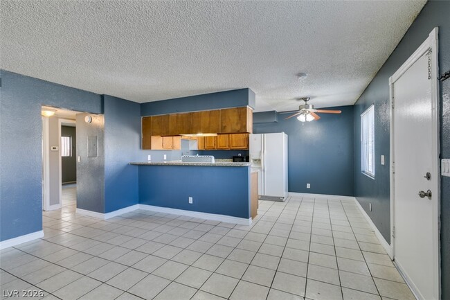 Photo - 1641 N Lamont St