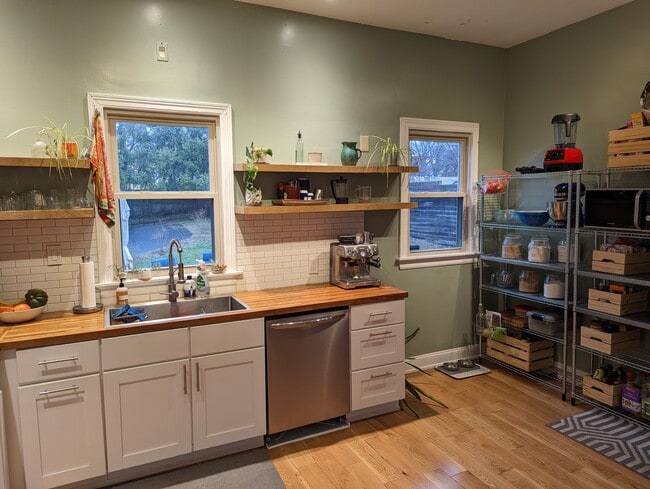 3895 Reading Rd Unit 1