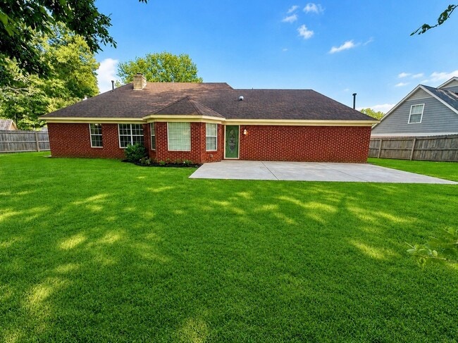 Photo - 3211 Shadow Green Ln