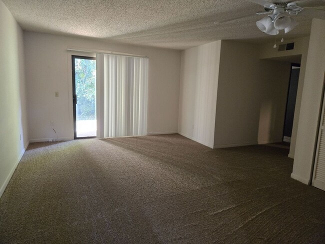 Charming 2 Bedroom, 1 Bath Apartment – Min... - Charming 2 Bedroom, 1 Bath Apartment – Min... Unit 267F
