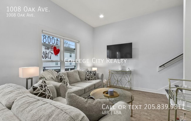 1008 Oak Ave