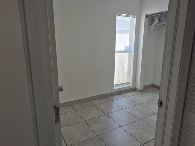 Photo - 4429 Treehouse Ln Unit 28 F