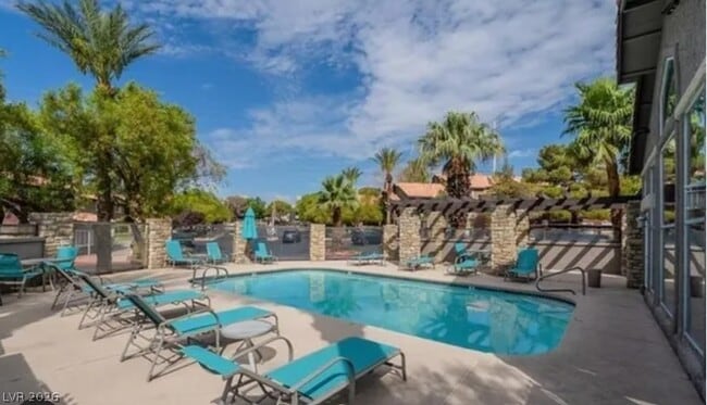 Building Photo - 2605 S Durango Dr Unit 202