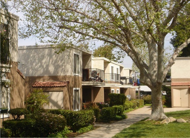 Lexington Gardens Apartments - Lexington Gardens