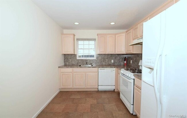 Photo - 74 Firwood Rd