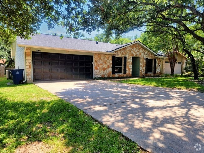 Building Photo - 3 Bed, 2 Bath Single-Level Gem with Firepl... Rental