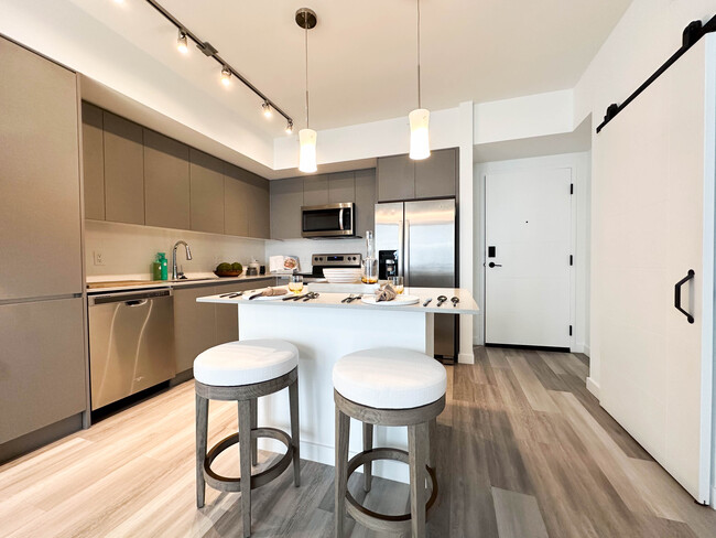 Building Photo - 670 NE 1st Pl Unit B3 Rental