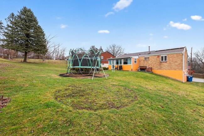 Photo - 213 Tilford Rd