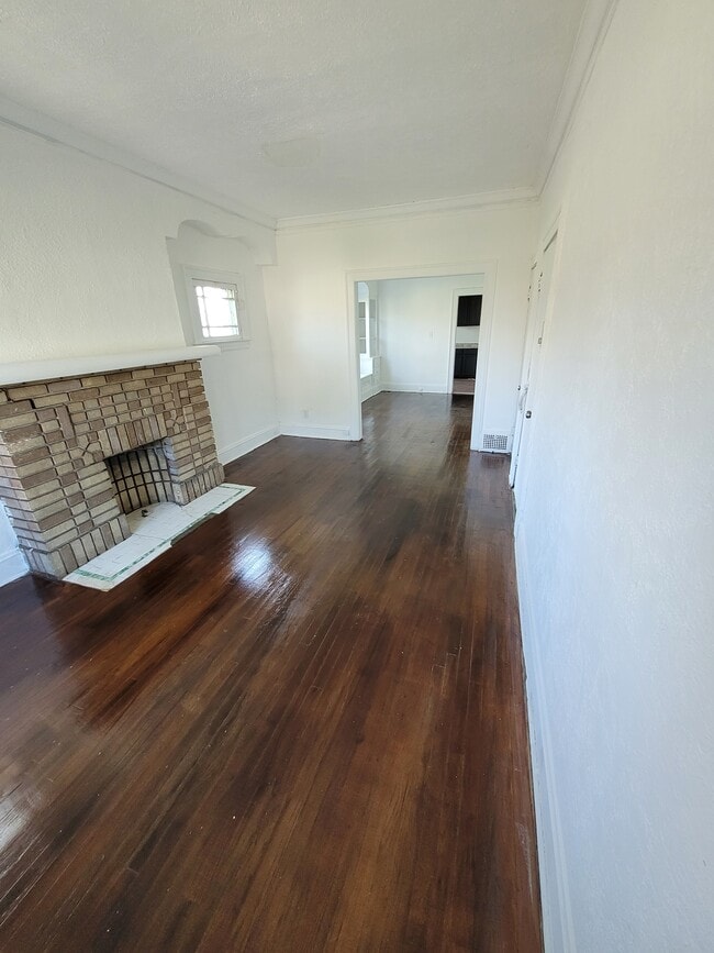 Photo - 718 E 124th St Unit #2