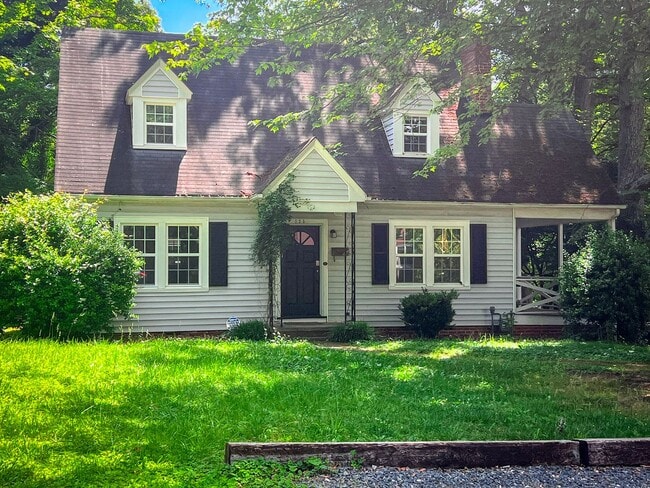 Building Photo - Spacious & Stylish 3-Bedroom Near Wake For... Rental
