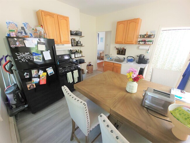 Photo - 76 Oak St Unit 3R