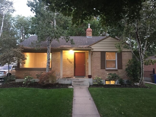 Photo - Charming 4 Bedroom 2 Bath Home in Sugarhouse!