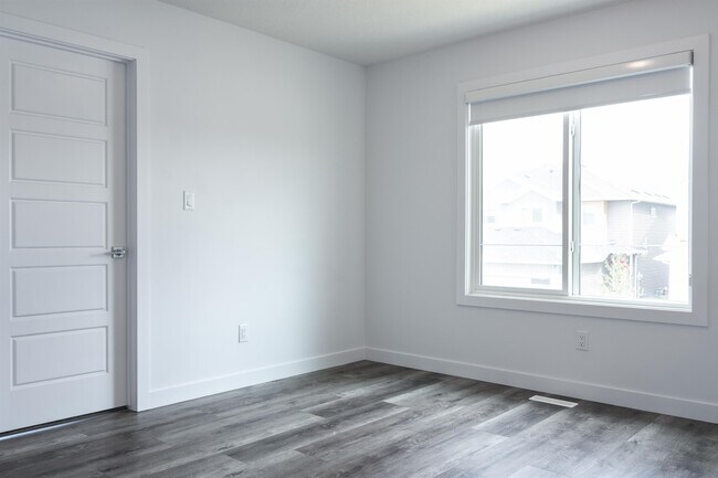 Photo - 6548-65175 175 Ave NW