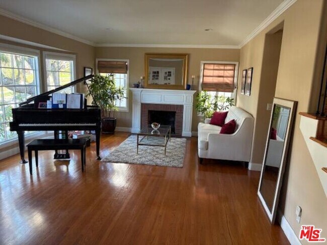 Photo - 10328 Dunkirk Ave