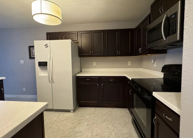 Photo - 9334 Ingleton