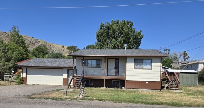 Building Photo - 1205 E Montana St Rental