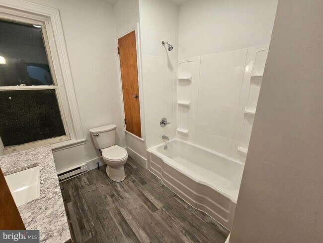 Photo - 1801 S Main St Unidad APT 4 2ND FLOOR