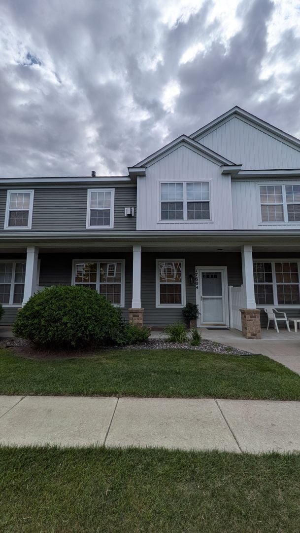 Building Photo - Beautiful 2 bedroom townhouse in Maple Grove
