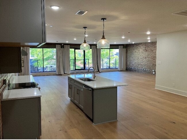 213 W Main St