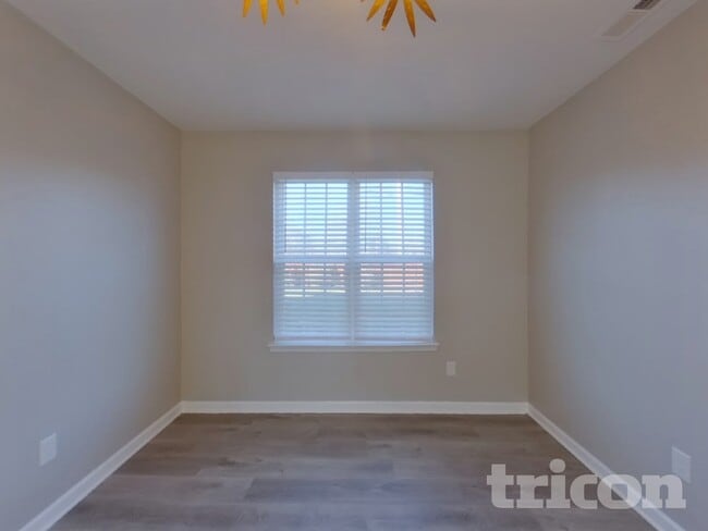 Photo - 1402 Weston Ln