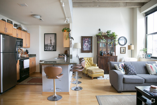 Loft Style Apt - Bridgeview Apartments