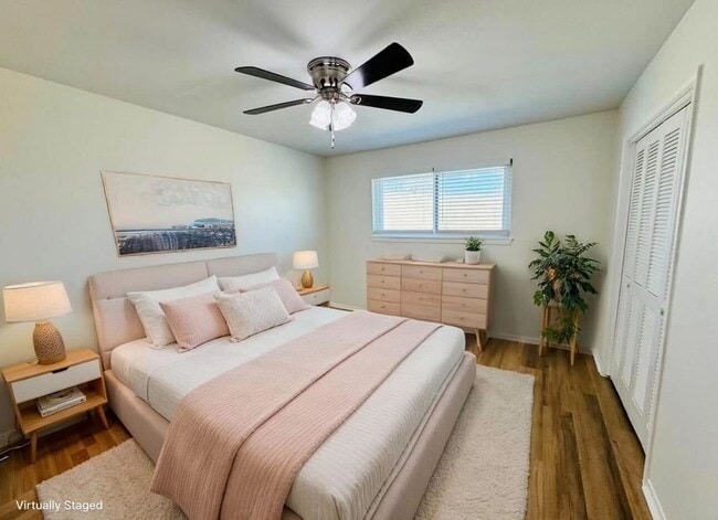 Photo - 340 N Houston Unidad 7