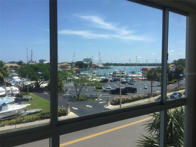 Building Photo - 800 S Gulfview Blvd Unit 303