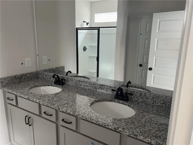 Photo - 423 Perth Dr