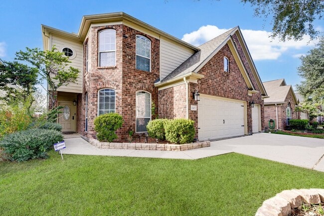 Building Photo - Marvelous 6-bed and 3.5-Bath Home in Cypre...