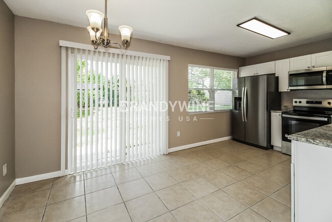 Photo - 3221 Thistle Hill Dr