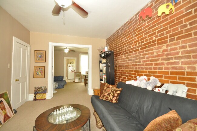 Photo - 1861-1863 Clarkson St Apartamentos