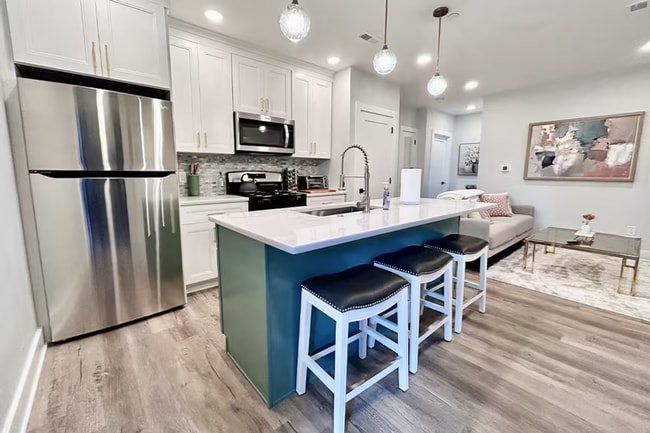 Building Photo - Yale Ave,LLC Unit 1