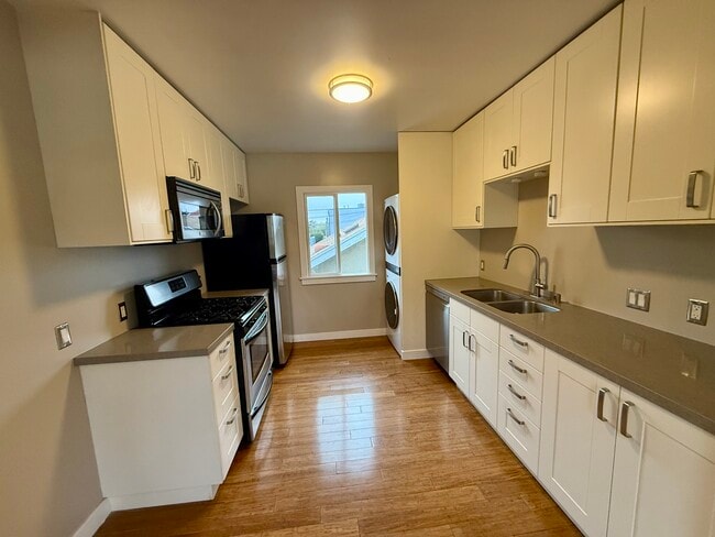 Building Photo - 610 Indiana Ave Unit 618 Indiana Ave #3