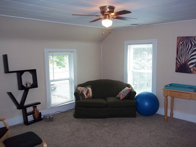 Livingroom - 510 N 8th St Unit #2